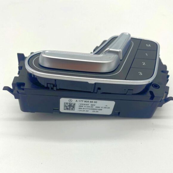 mercedes- A1779056600-1.jpg